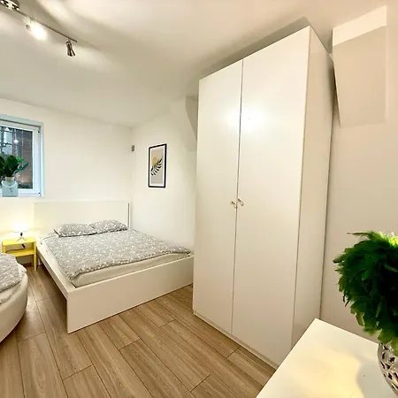 Przestronne Mieszkanie Przy Plazy - Kordeckiego 8 *