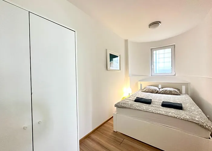 Апартаменти Przestronne Mieszkanie Przy Plazy - Kordeckiego 8 *